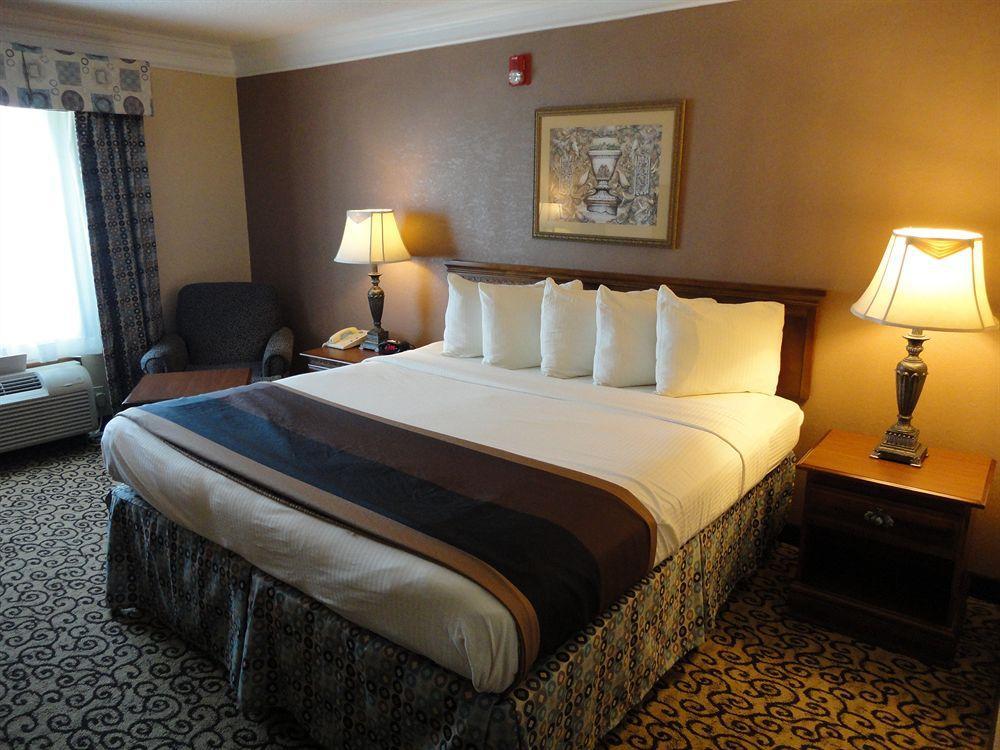 Western Hotel 2*